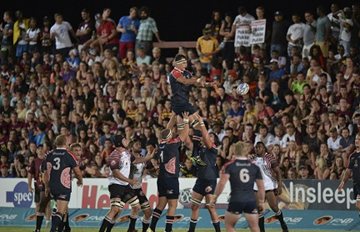 The Madibaz hoist lock Cameron Lindsay high into the air during a line-out in their semifinal game against NWU-Pukke in Potchefstroom on Monday night. Photo: Catherine Kotze/SASPA