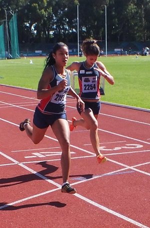 Madibaz Athletics Club will host the first EPA Track and Field League meeting of the year at the NMMU Stadium in Port Elizabeth on Saturday. Here NMMU sprinter Tasquane Hufkie powers ahead of team-mate Mandi Maritz last season. Photo: Supplied